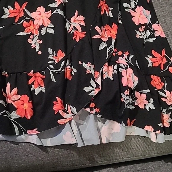 H & M Floral Dress‎ - Picture 2 of 5